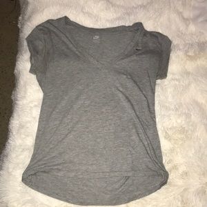 NIKE workout v-neck tee